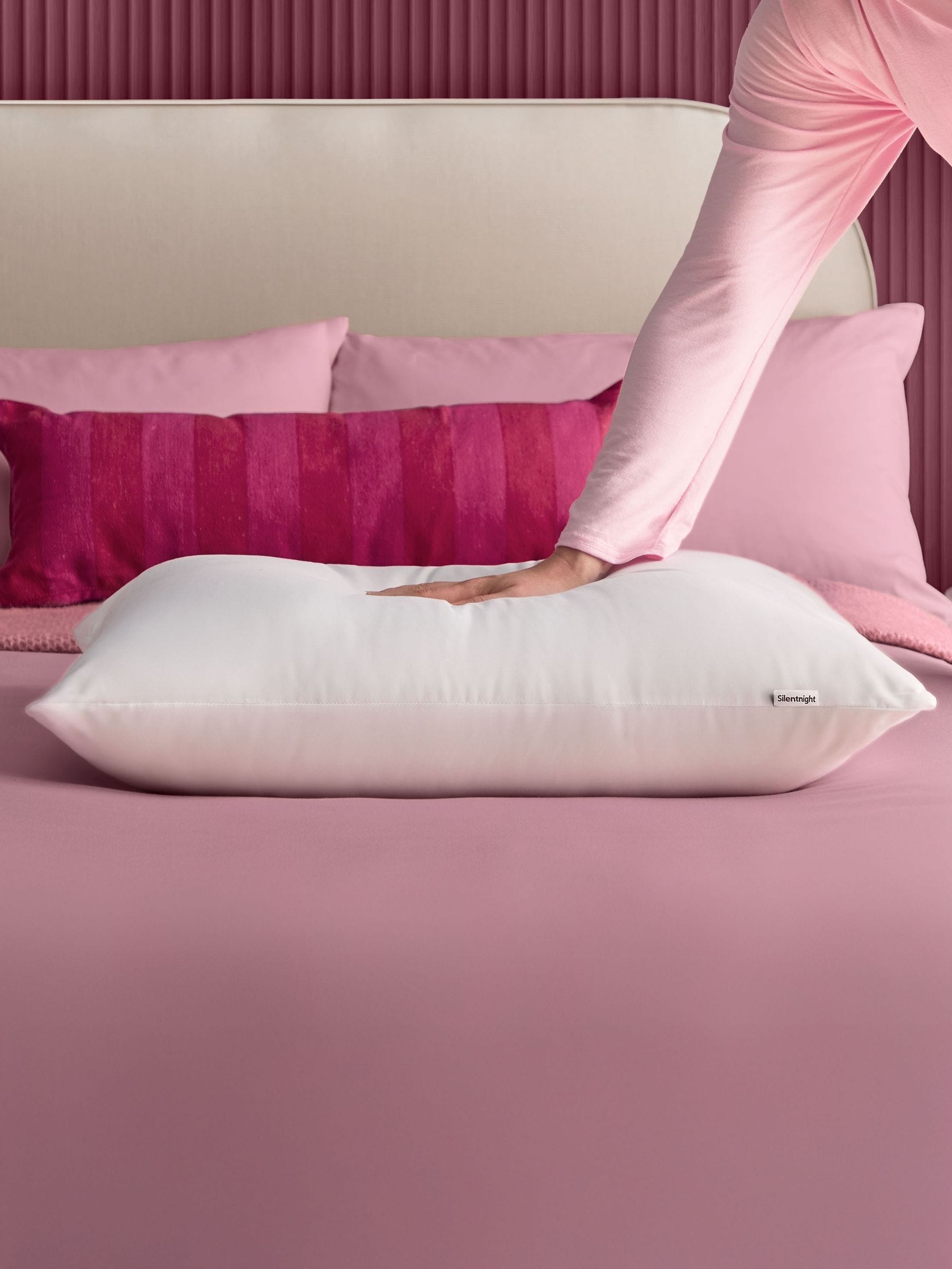Silentnight Medium Ultrabounce pillows 4 pack (British brand)
