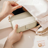 Livingandhome white PU leather jewellery box 17x12cm (British brand)