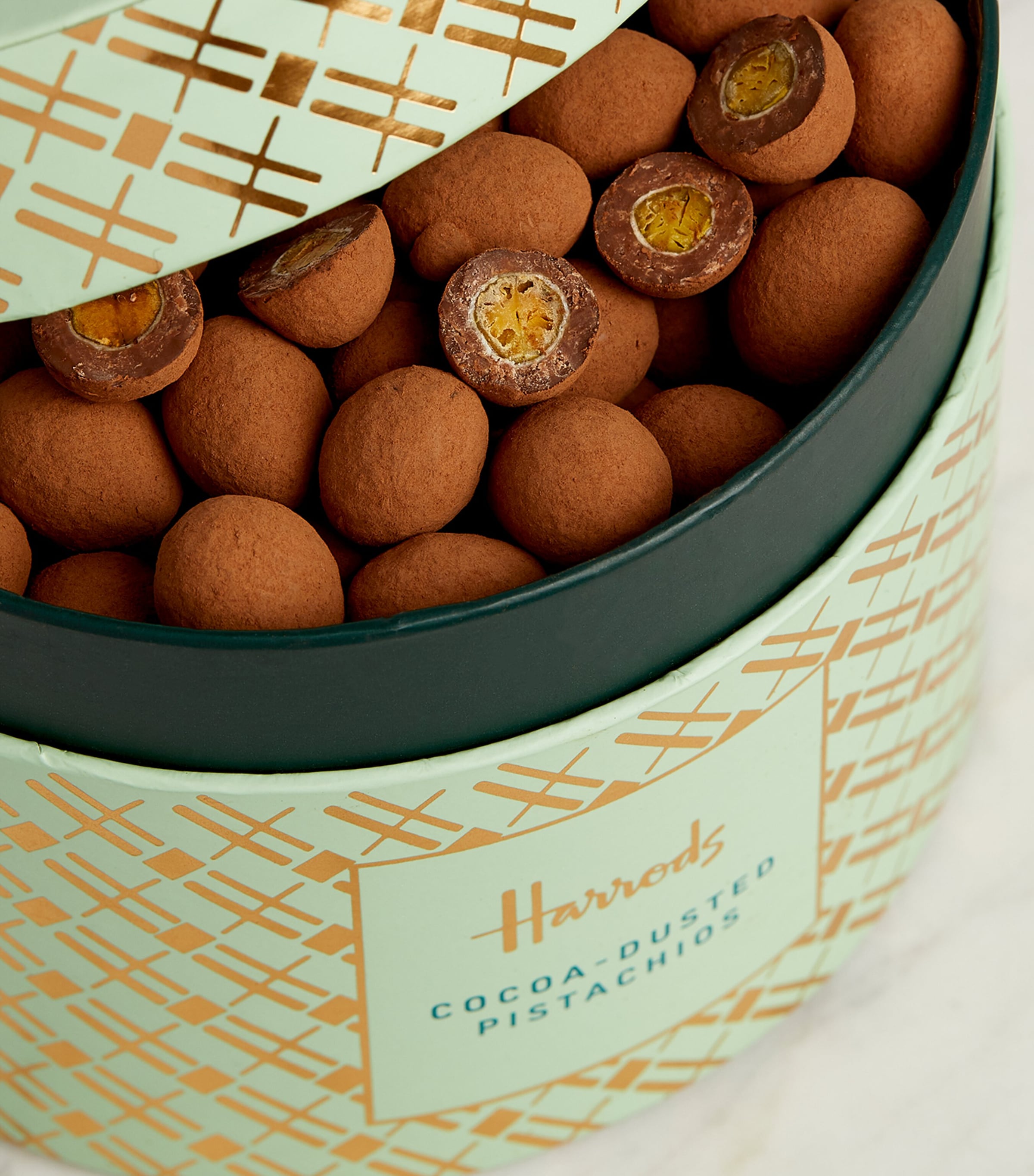 Harrods cocoa-dusted pistachios 600g, UK version