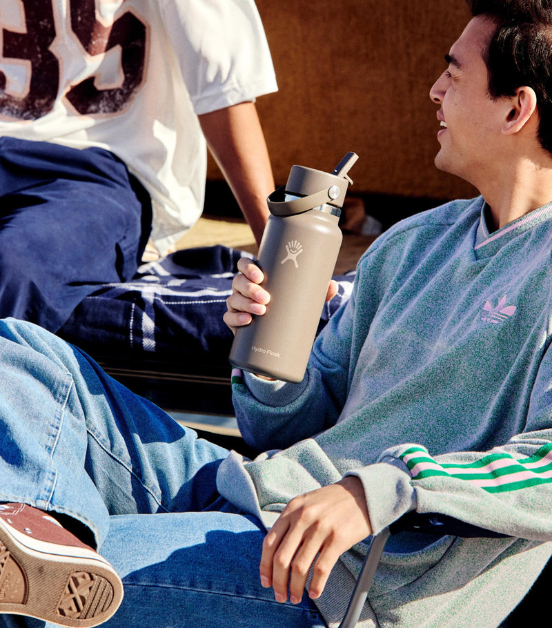 Hydro Flask wide mouth bottle with flex straw cap 946ml, UK version