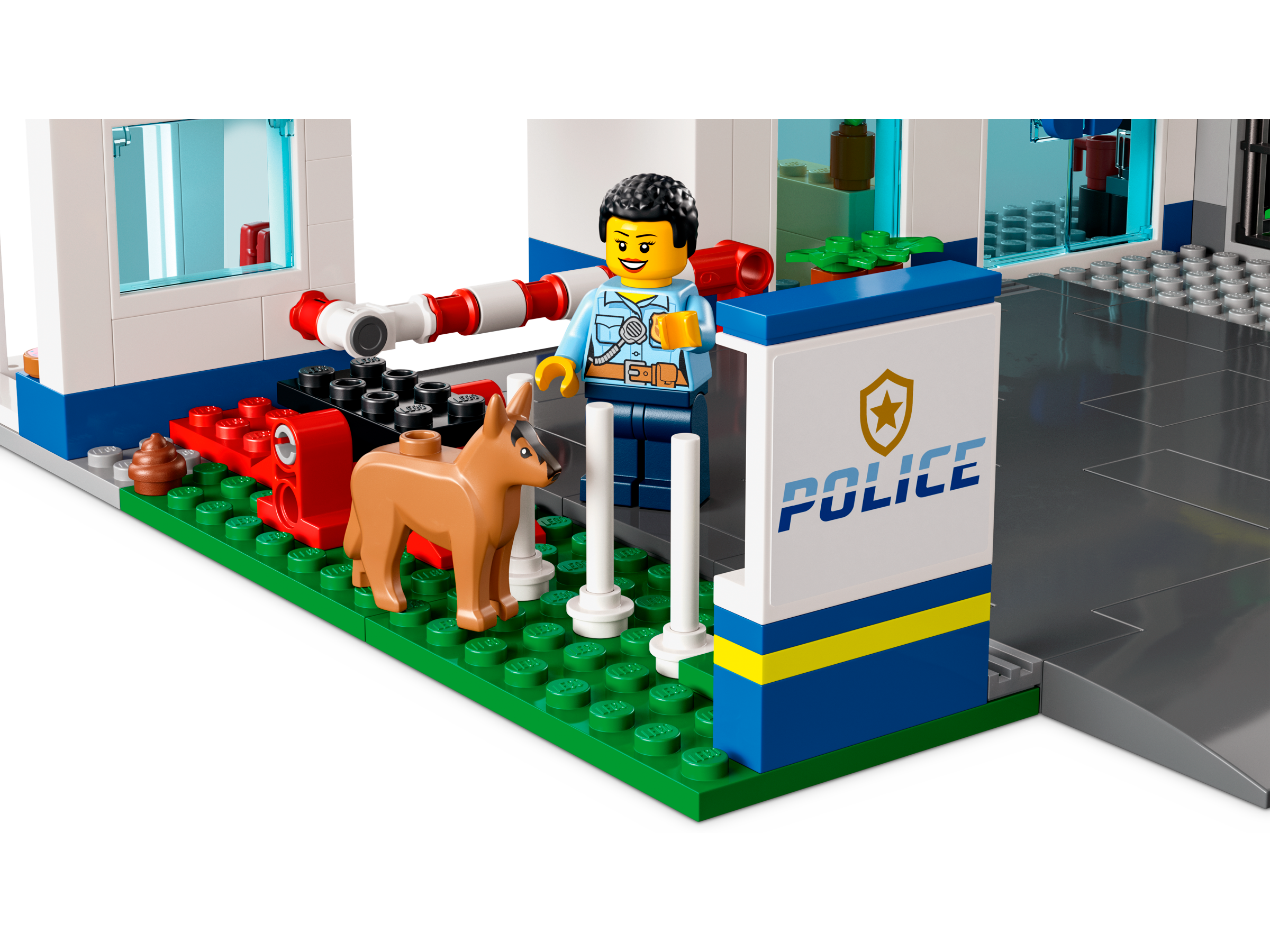 LEGO City Police Station set 668 pieces, imported from the UK