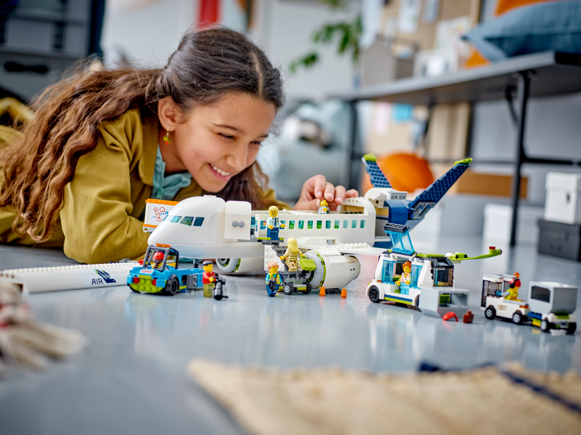 Lego Passenger Airplane 913 Pieces building set, imported from the UK