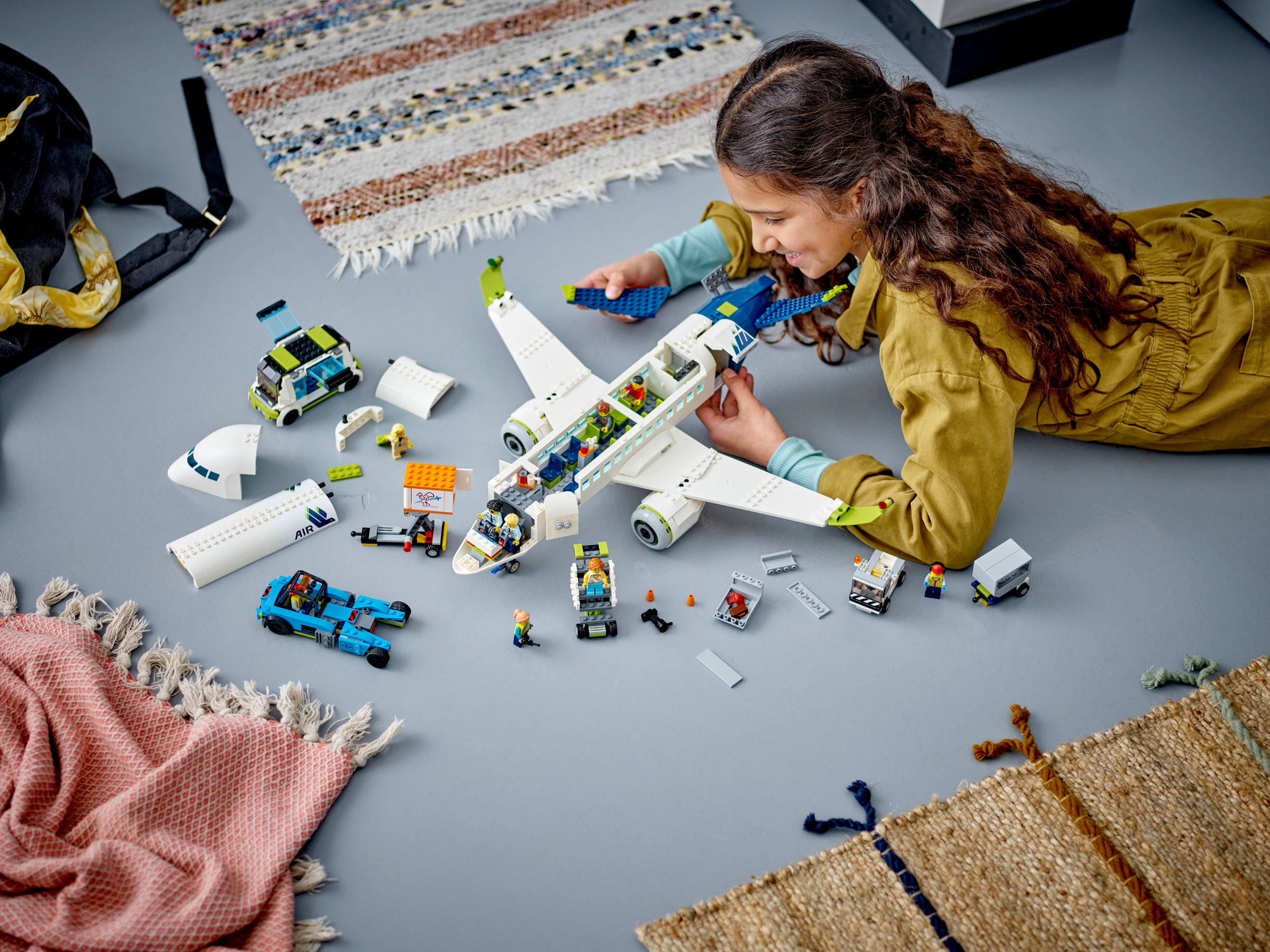Lego Passenger Airplane 913 Pieces building set, imported from the UK