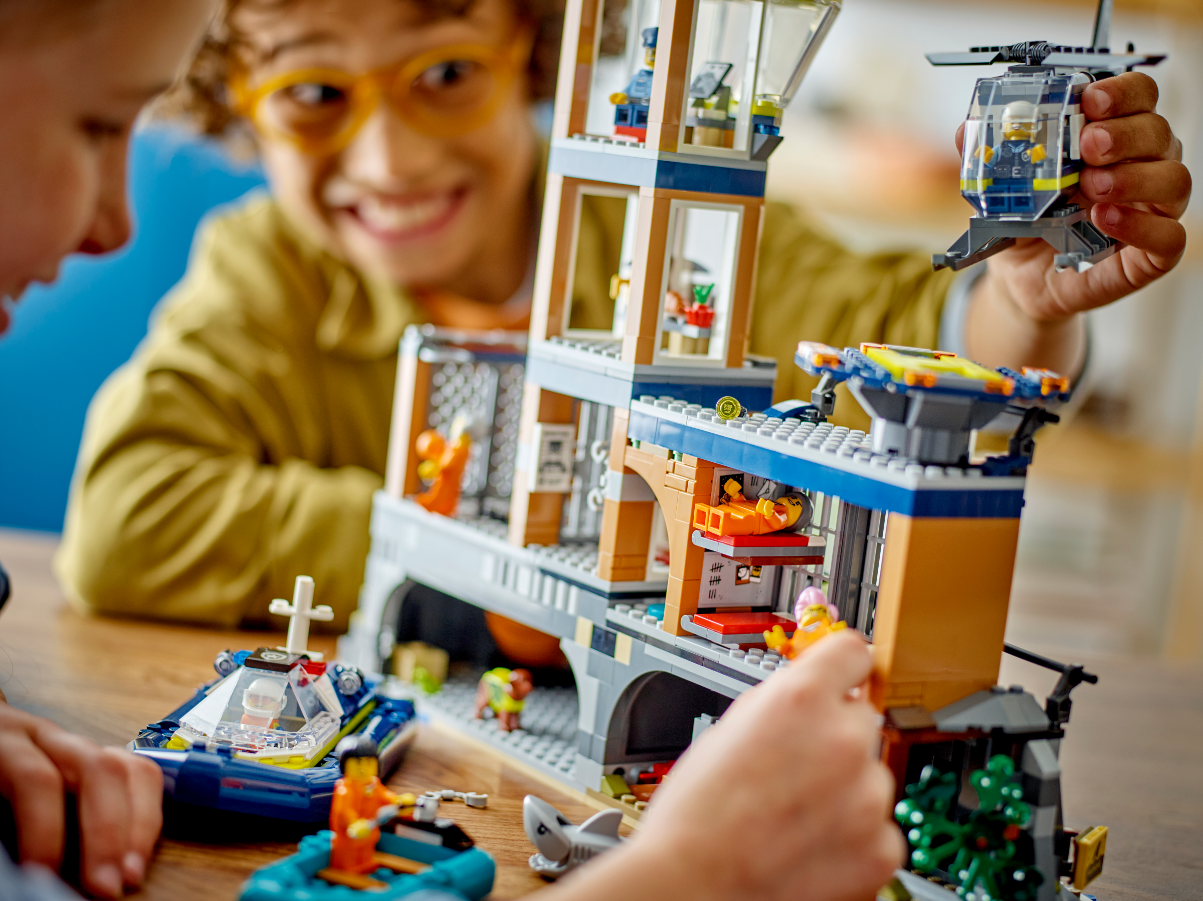 LEGO Police Prison Island building set 980 pieces, imported from the UK
