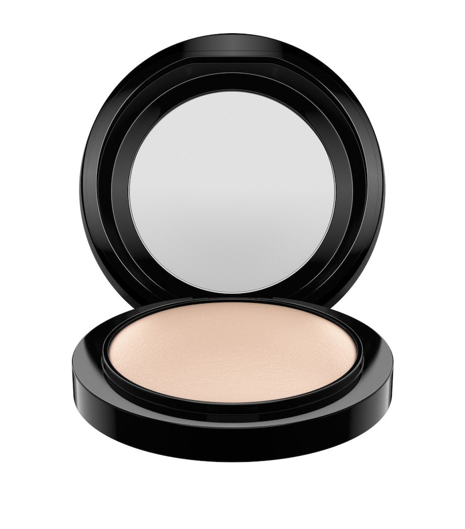 MAC Mineralize Skinfinish Natural compact powder, imported from the UK