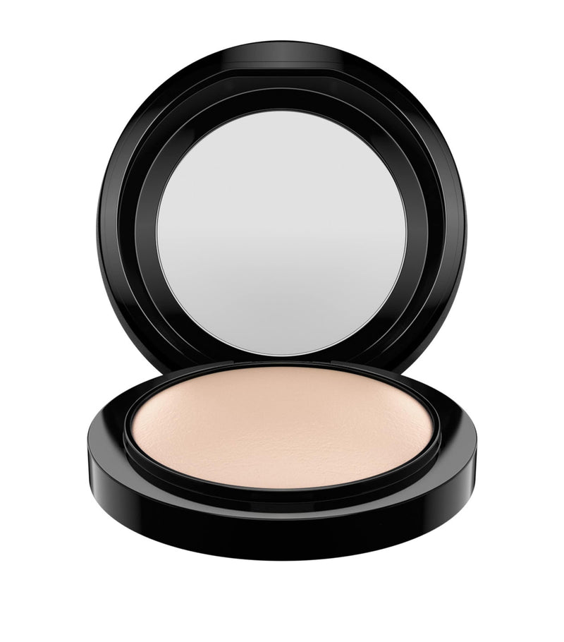MAC Mineralize Skinfinish Natural compact powder, imported from the UK