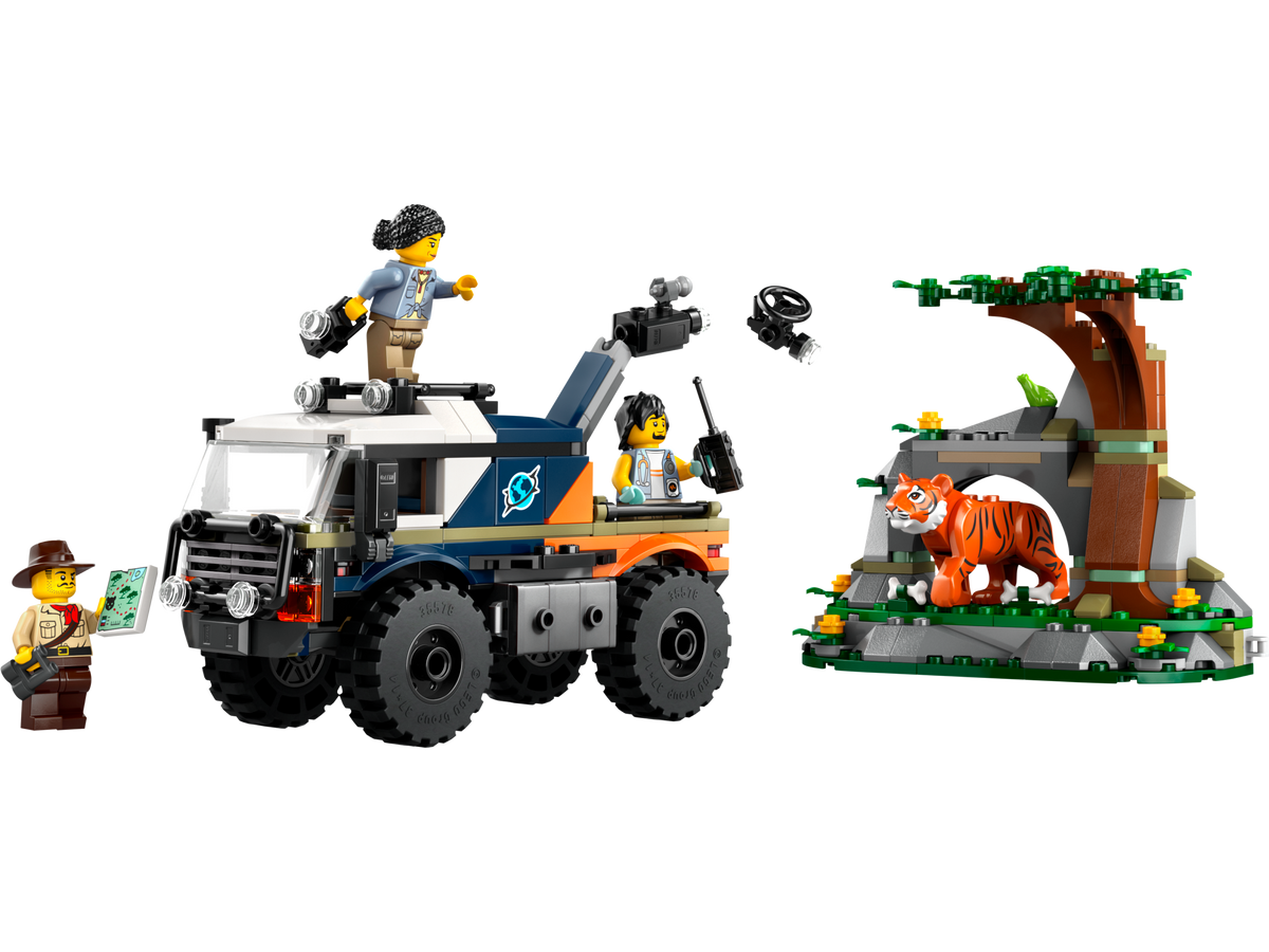 LEGO Jungle Explorer Off-Road Truck set 314 Pieces, imported from the UK