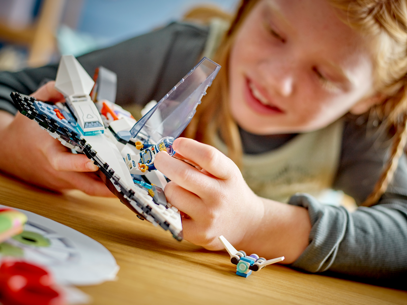 LEGO City Interstellar Spaceship building set 240 pieces, UK version