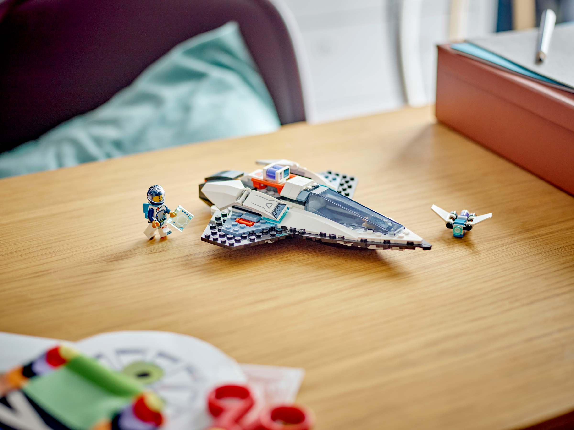 LEGO City Interstellar Spaceship building set 240 pieces, UK version