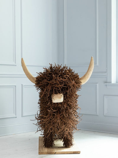 Voyage Brun Stor Highland Cow Willow Tre-skulptur