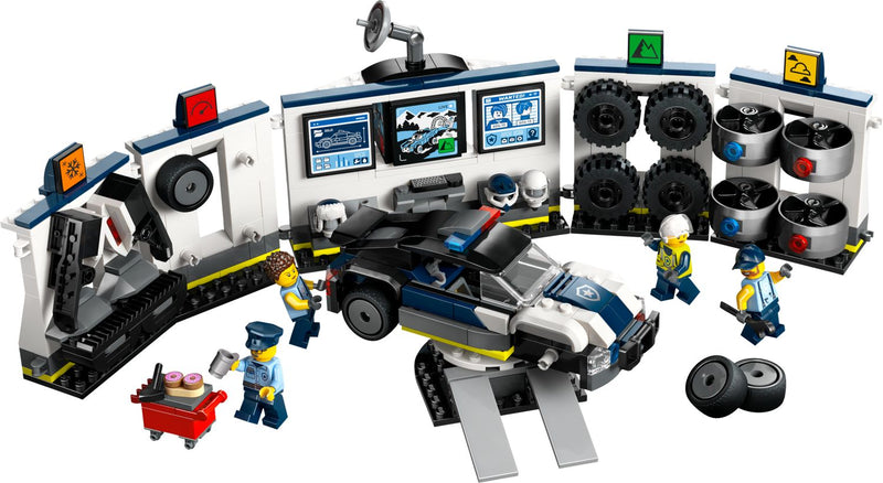 LEGO Police Car Garage 489 pieces - British product