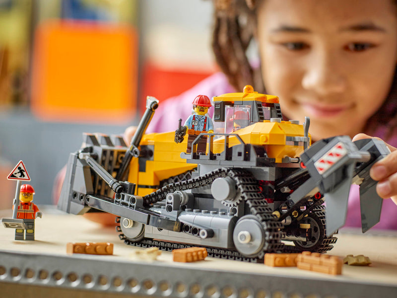LEGO yellow bulldozer construction set 682 pieces (British brand)