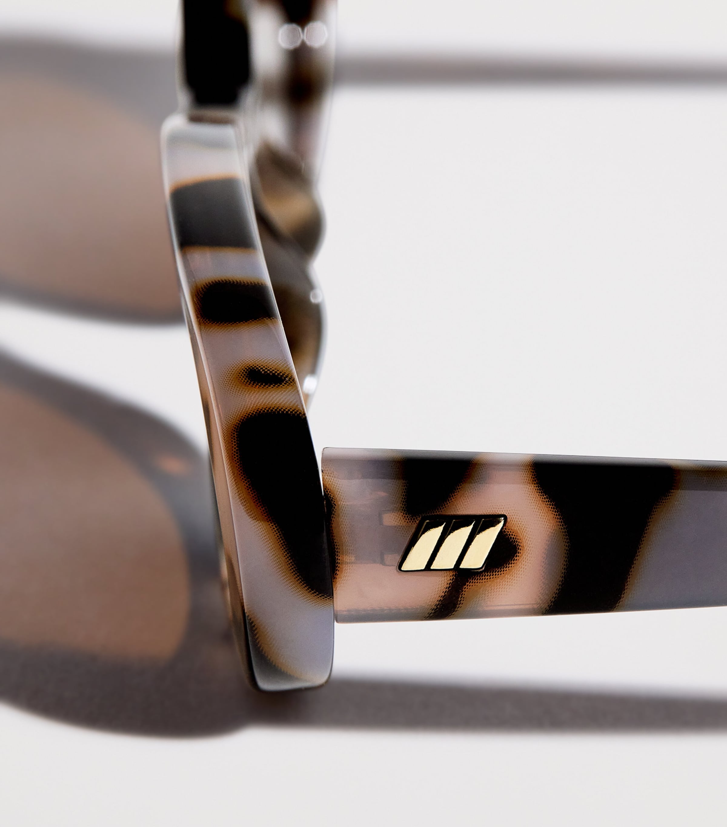 Le Specs Cookie Tort Outta Love sunglasses - British product