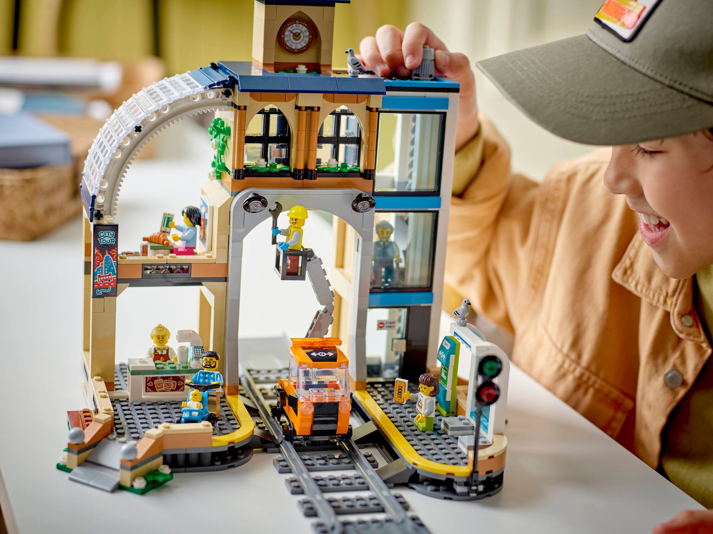 LEGO City Train Station 752 Pieces - British product