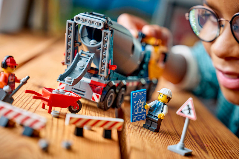 LEGO City Cement Mixer construction toy 371 pieces, imported from the UK