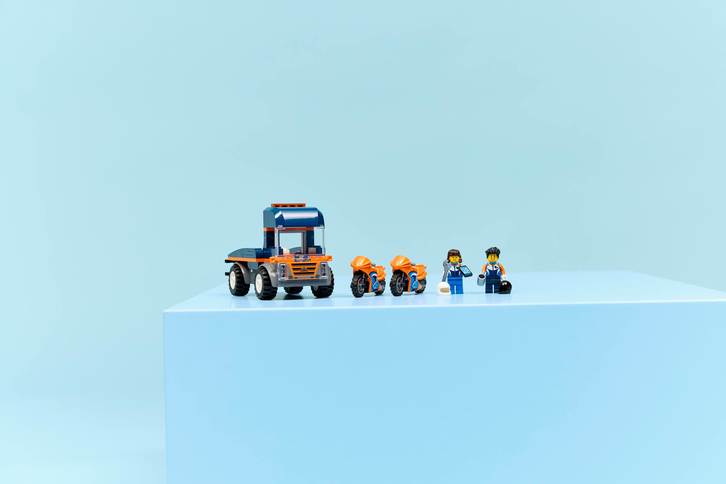 LEGO Motorcycle Transporter toy set 88 pieces, UK version