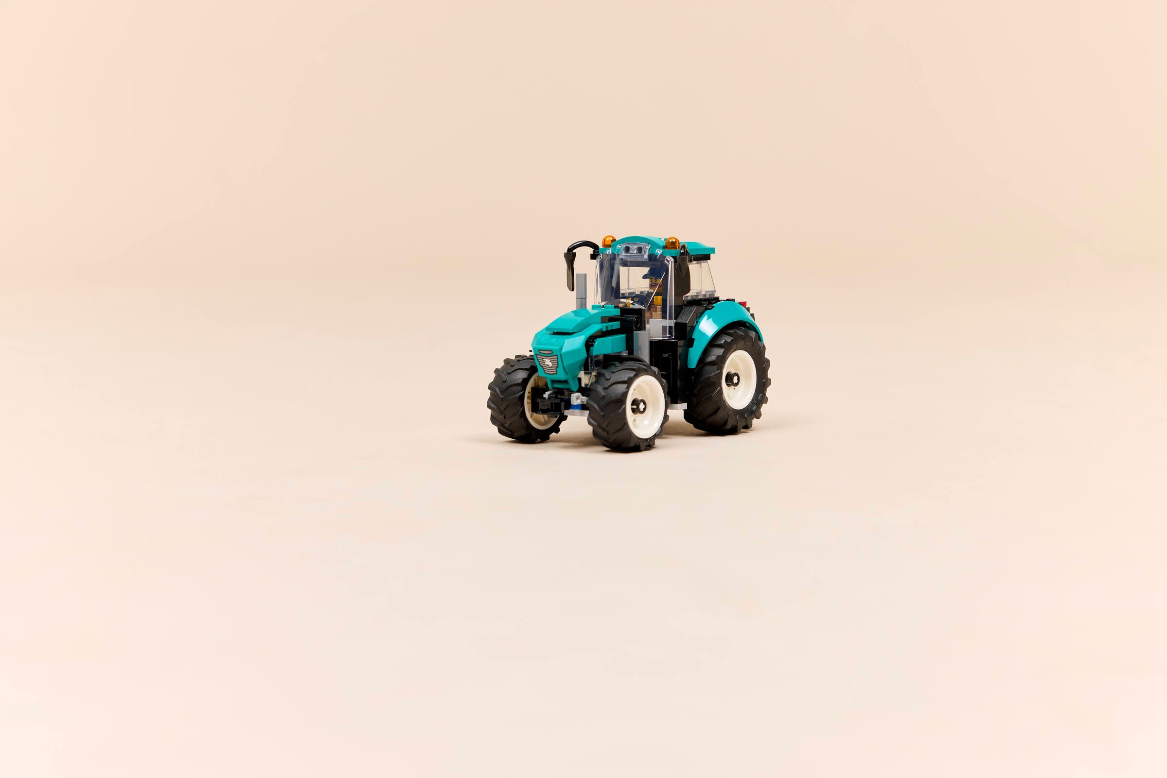 LEGO City Farm Tractor building set 204 pieces - British product