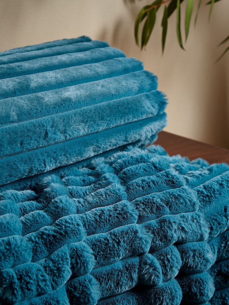 Catherine Lansfield Teal Soft and Cosy Ribbed Faux Fur Throw