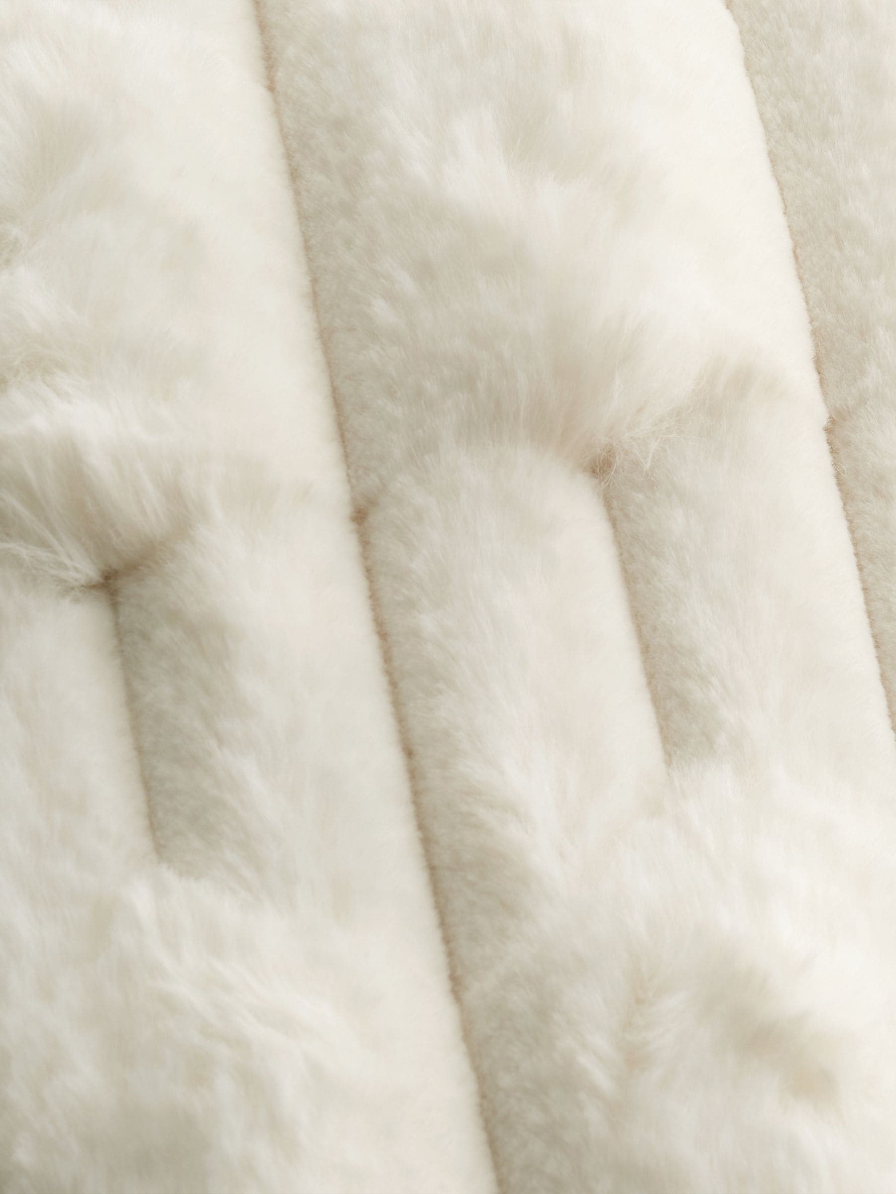 Bianca cream carved faux fur throw 150x200cm - British product