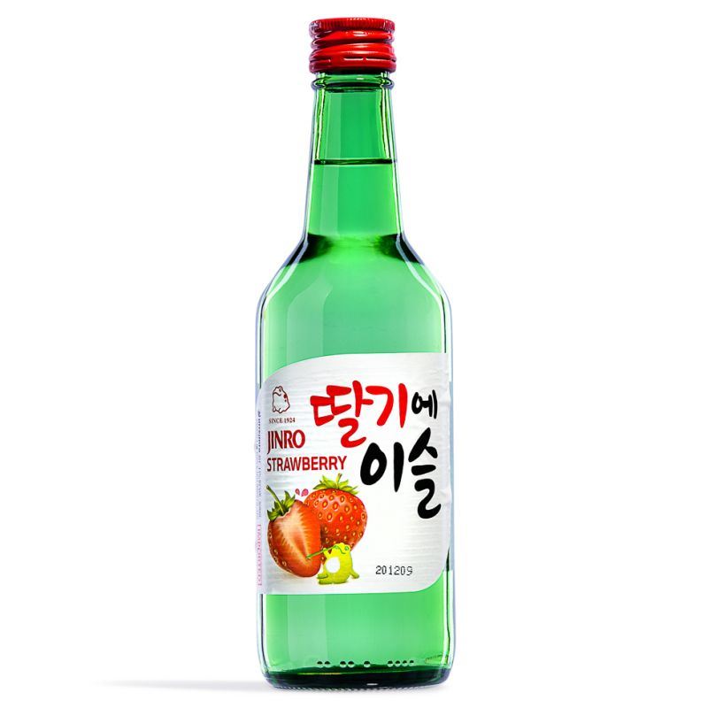 Jinro Strawberry Soju flavoured Korean soju, UK version