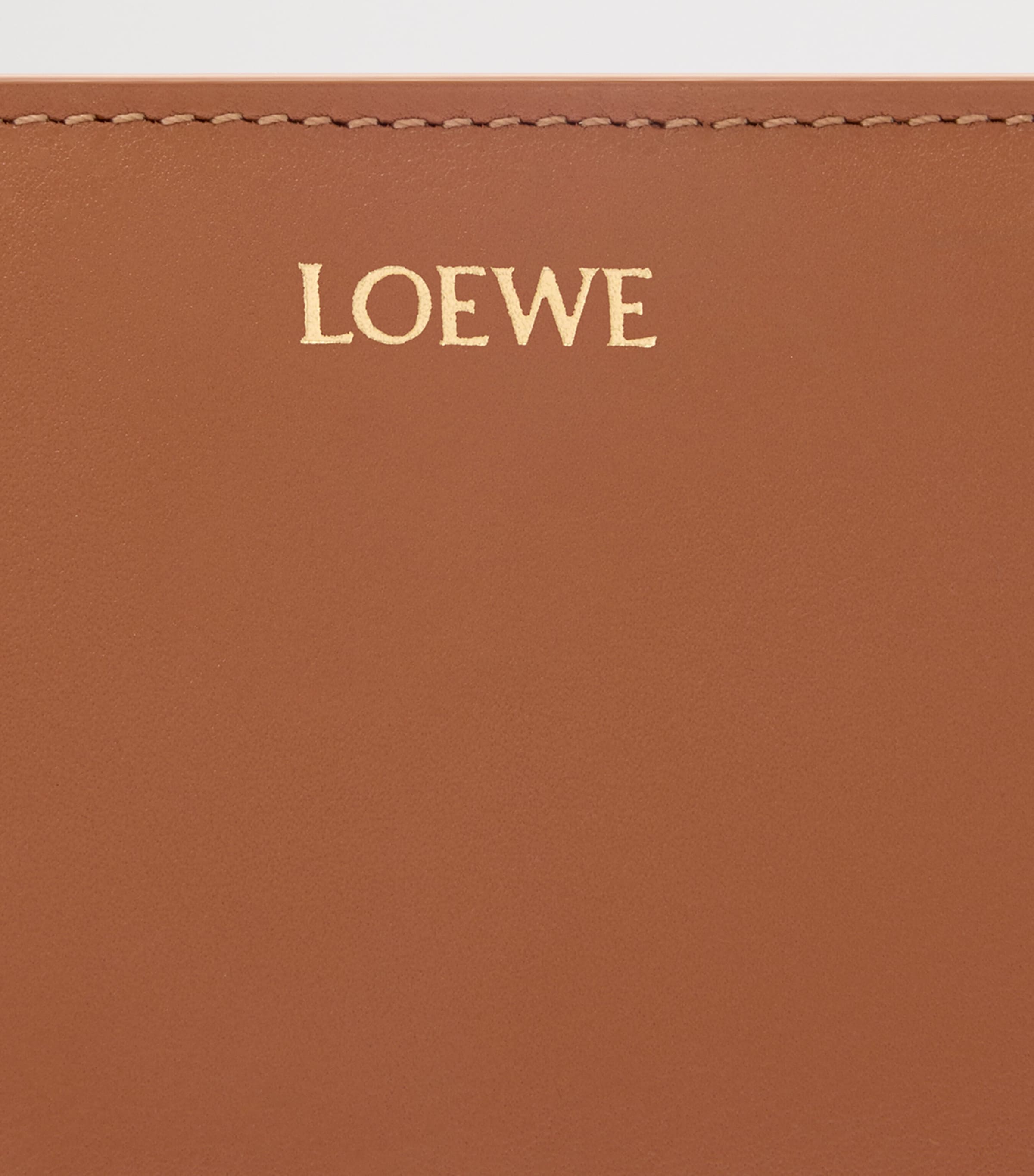 LOEWE Knot Wallet in calfskin leather with two-tone design (British brand)