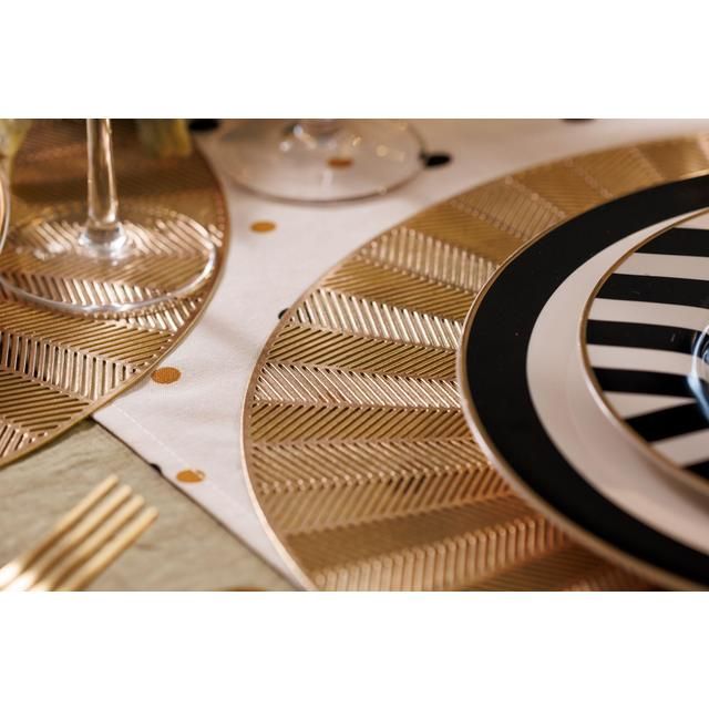 Mikasa 4pc PU Round Placemats Gold 38cm Tagged   4 per pack GOODS M&S   