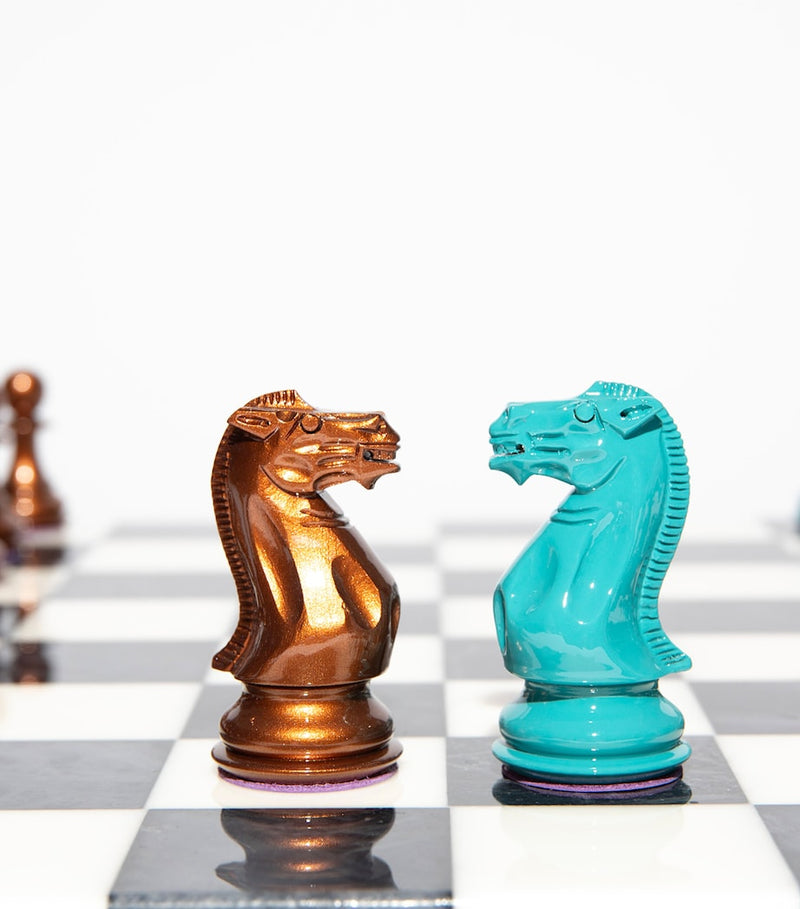 Purling Bold chess set with alabaster board and hand-painted pieces - British product