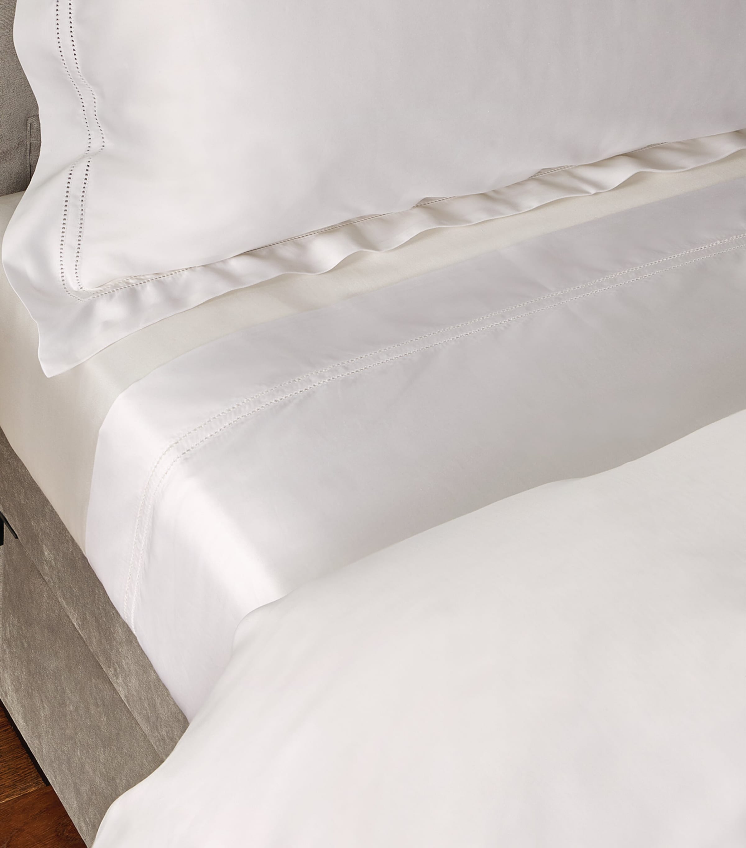 Harrods of London silk cotton super king duvet cover set 260cm x 220cm, UK version
