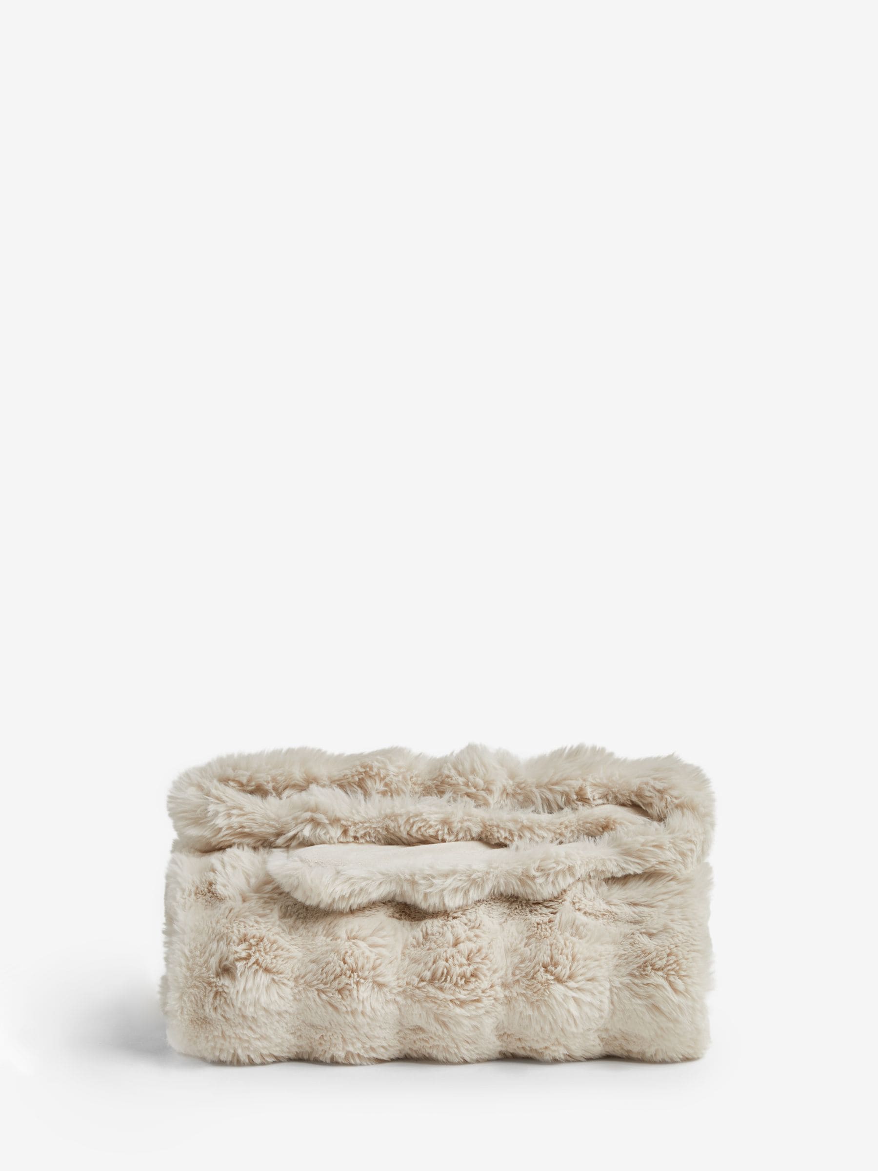 Oyster Aspen faux fur throw (British brand)