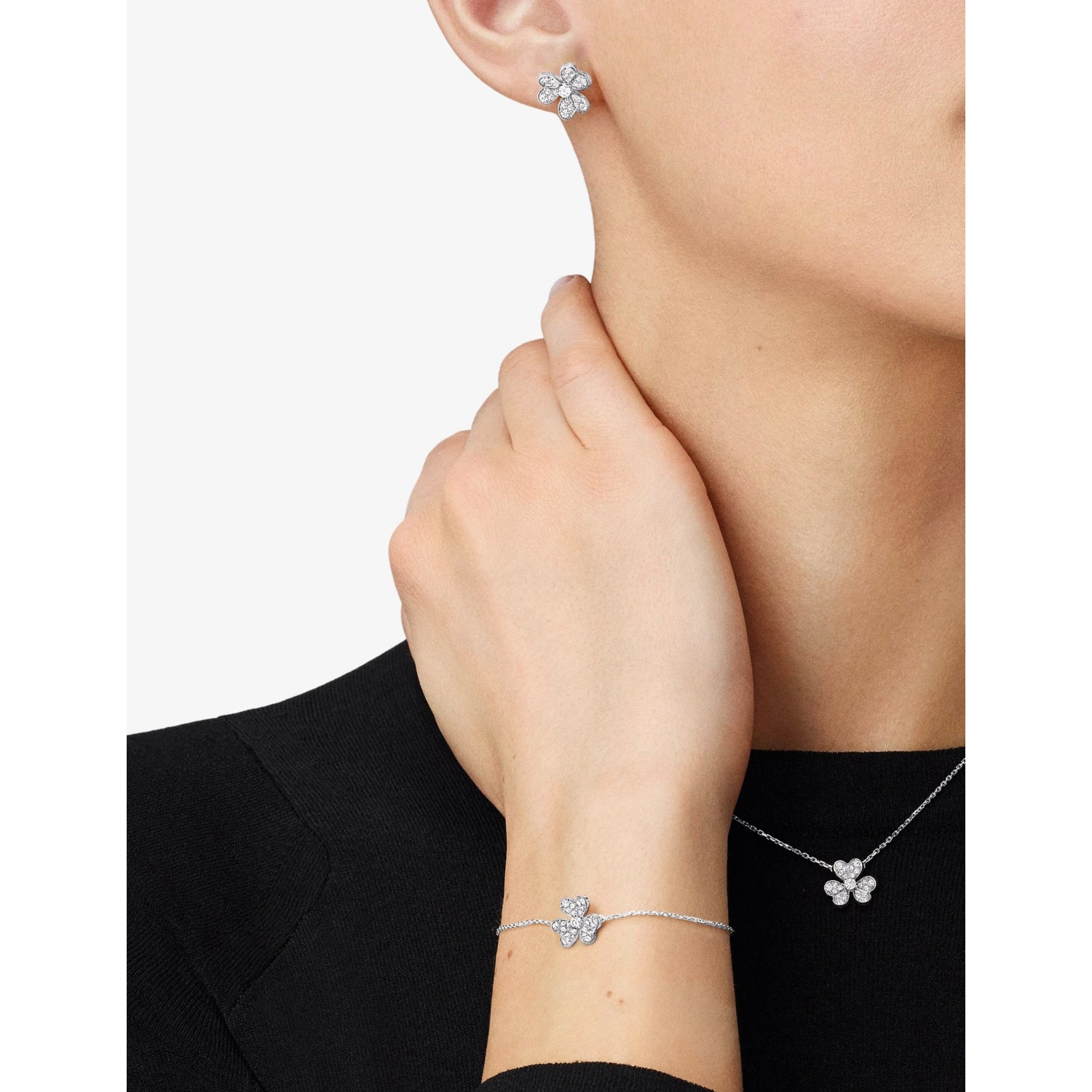 Van Cleef Arpels Frivole Mini diamond necklace 18ct white gold (British brand)