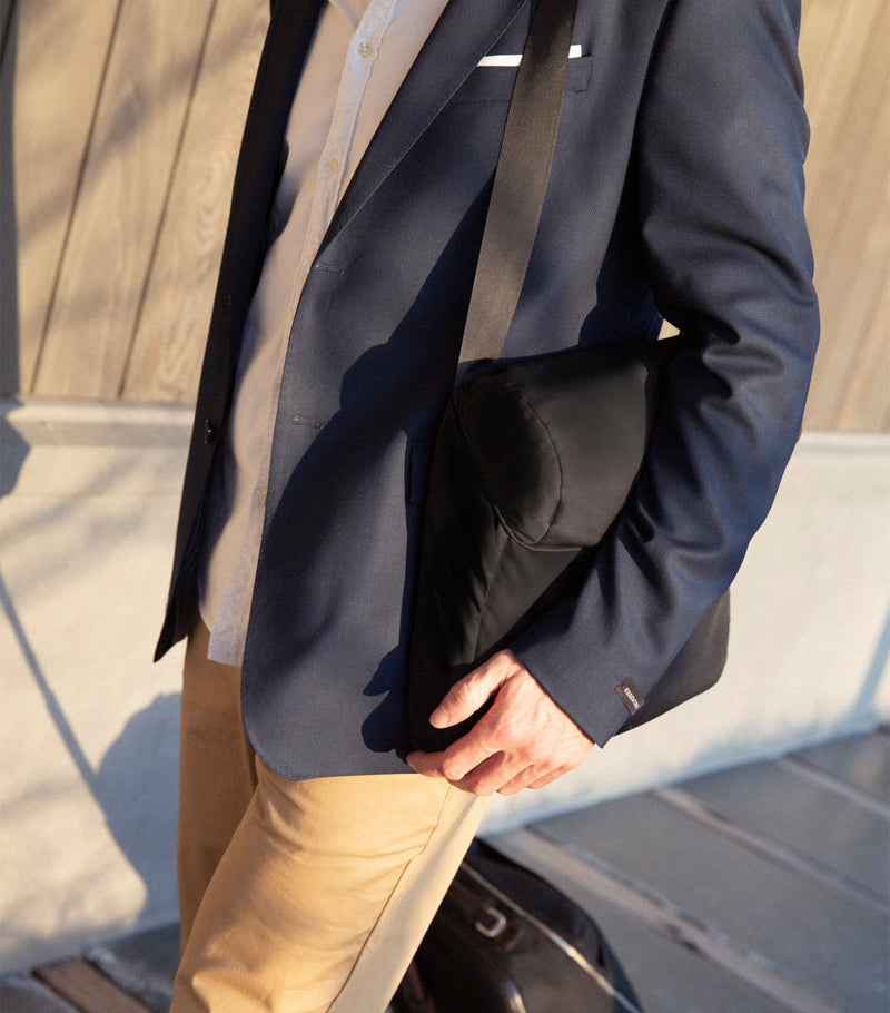 HYOUMANKIND Go Pillow with silk pillowcase 34cm x 32cm, UK version