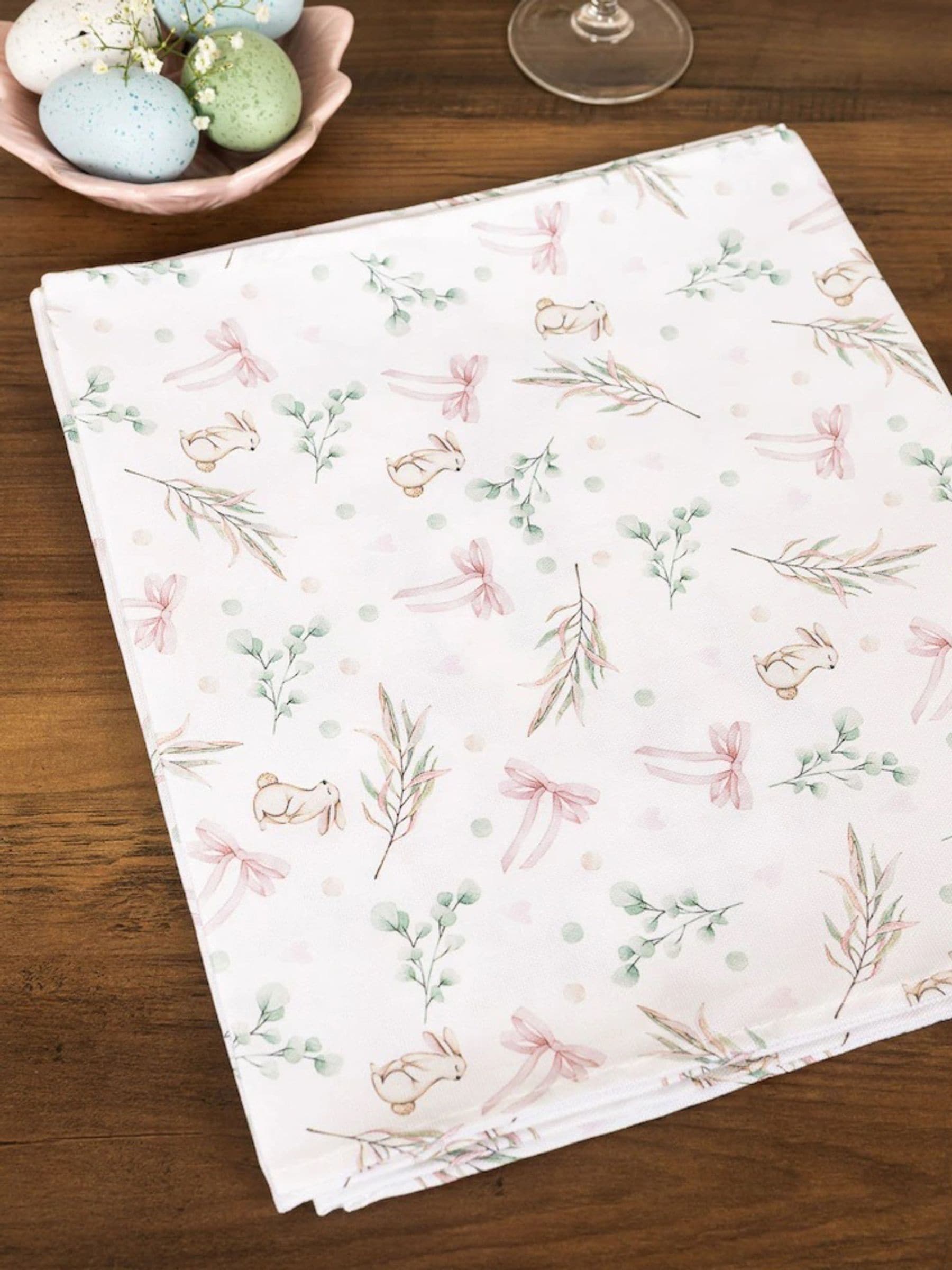 Avalon Home white bunnies and bows table runner 32x230cm - British product