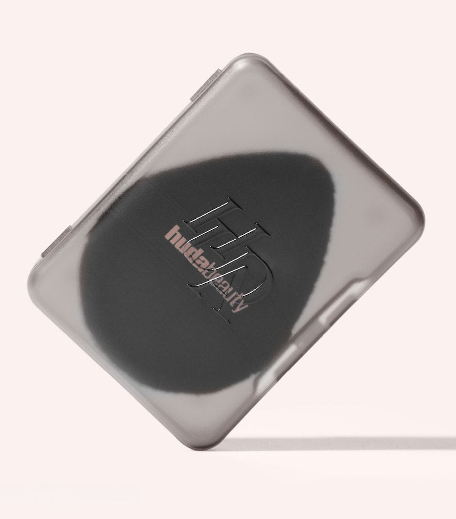 Huda Beauty Easy Bake marshmallow puff and sponge, UK version