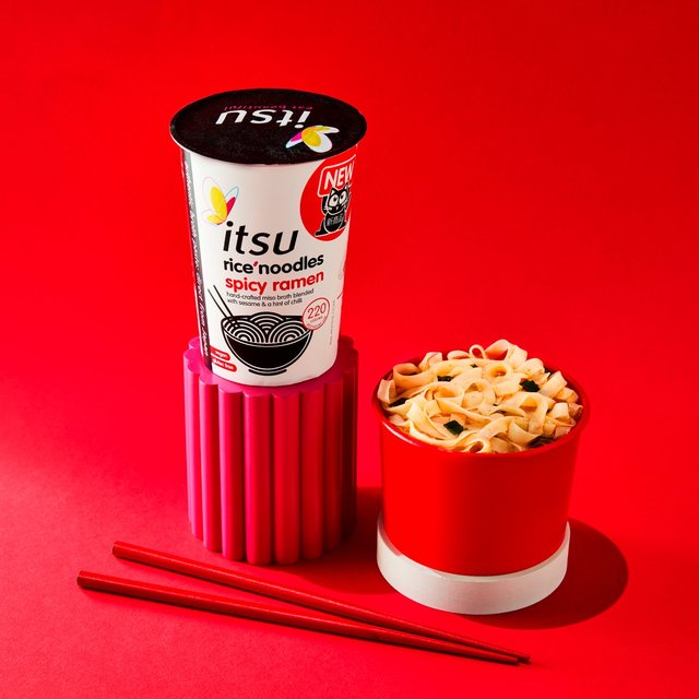 itsu spicy ramen rice noodles cup   63g GOODS M&S   