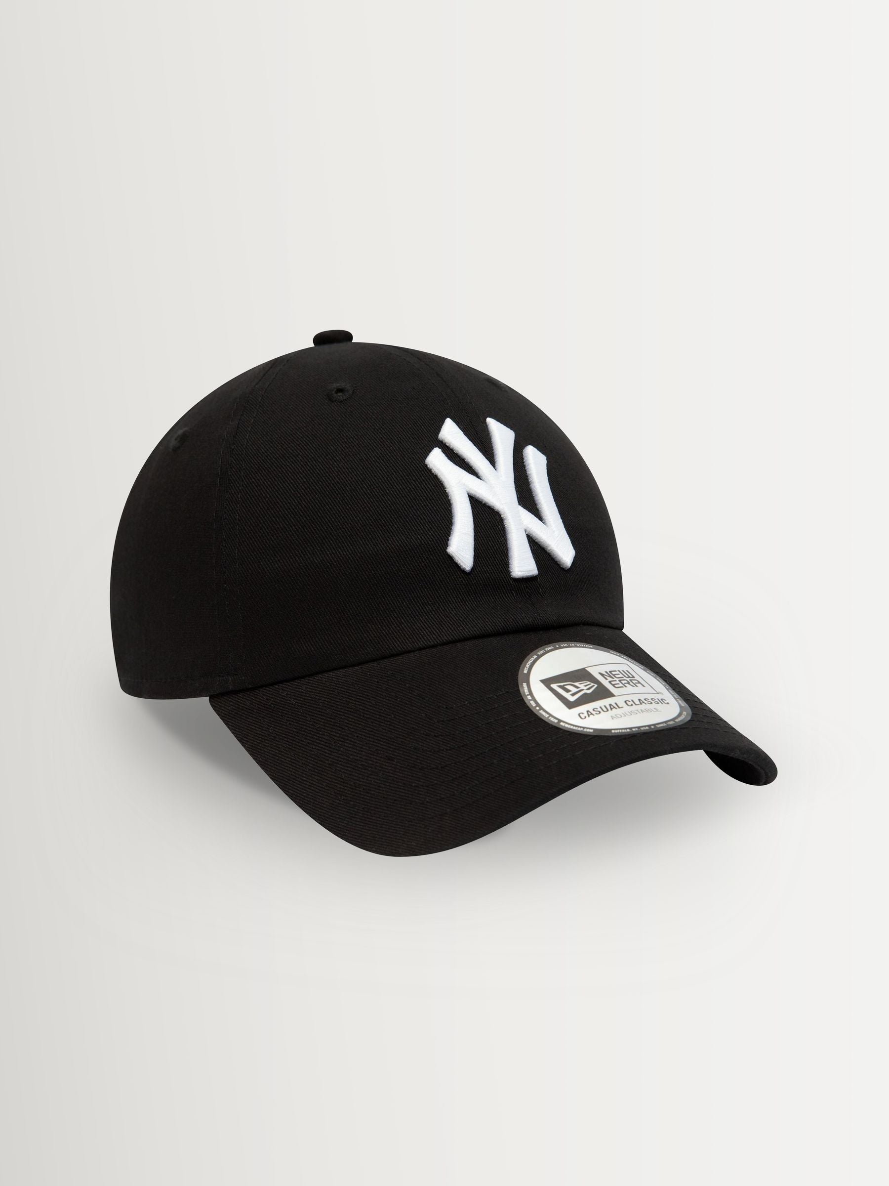 New Era New York Yankees 9Twenty black cap (British brand)