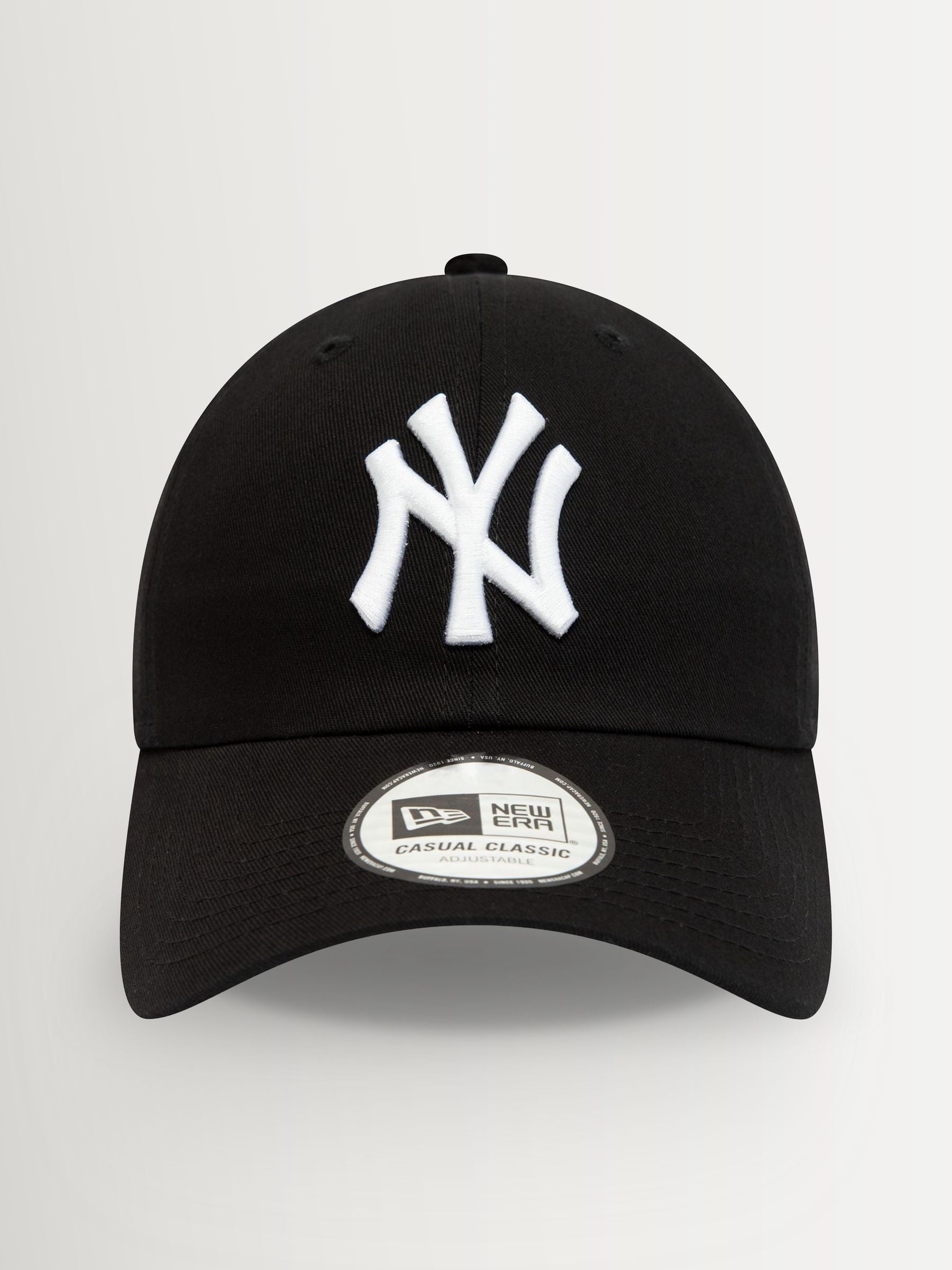 New Era New York Yankees 9Twenty black cap (British brand)