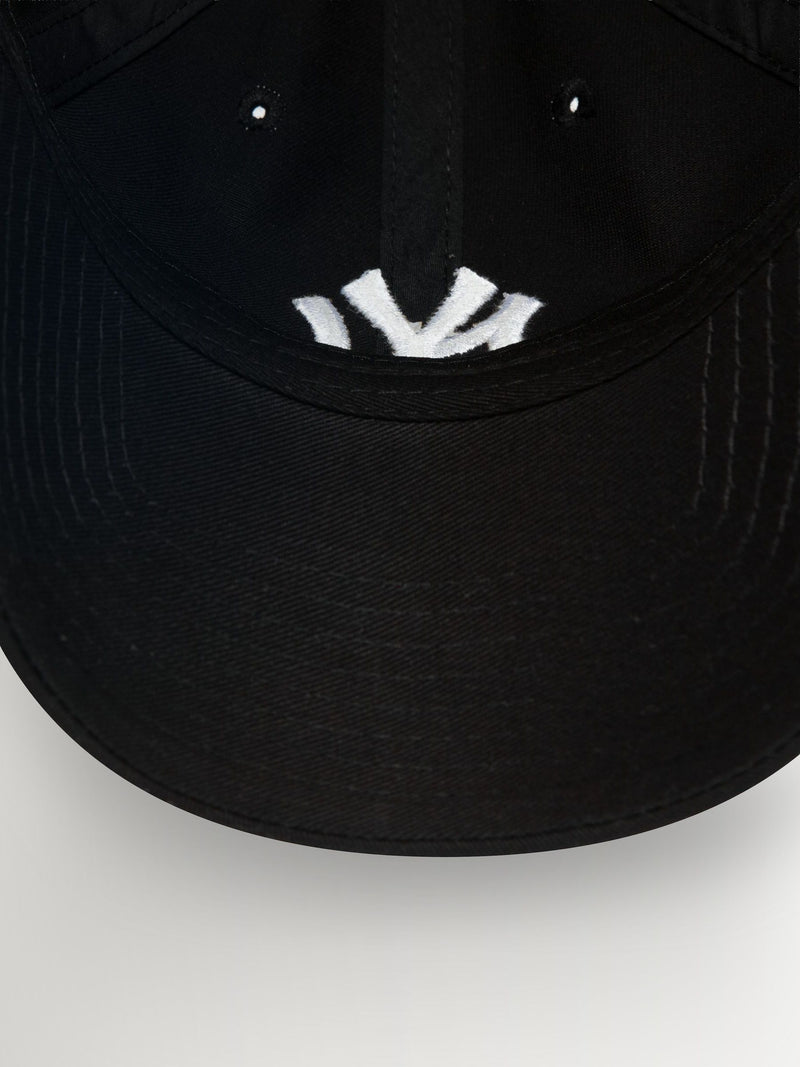 New Era New York Yankees 9Twenty black cap (British brand)