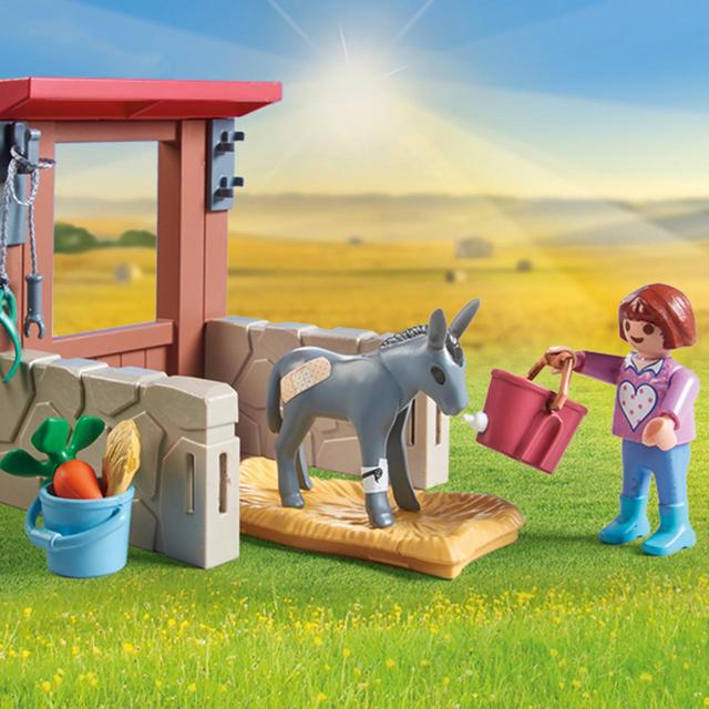 Playmobil 71471 Country Farmyard Veterinarian Starter Pack