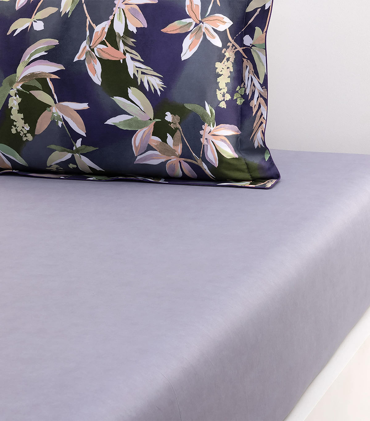 Yves Delorme Brume double fitted sheet 140cm x 200cm (British brand)