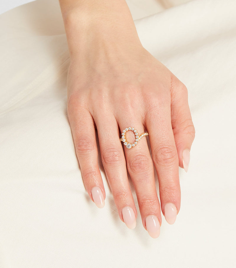 Sophie Bille Brahe Ensemble O ring yellow gold diamond, UK version