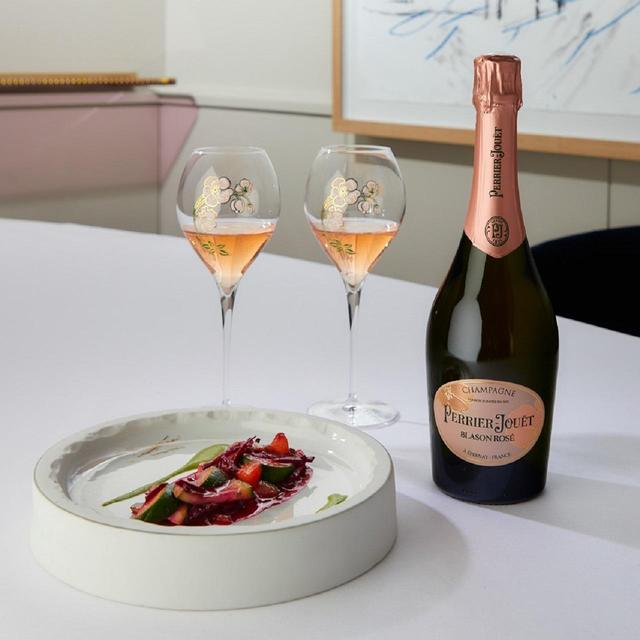 Perrier Jouet Blason Rose Champagne NV   75cl GOODS M&S   