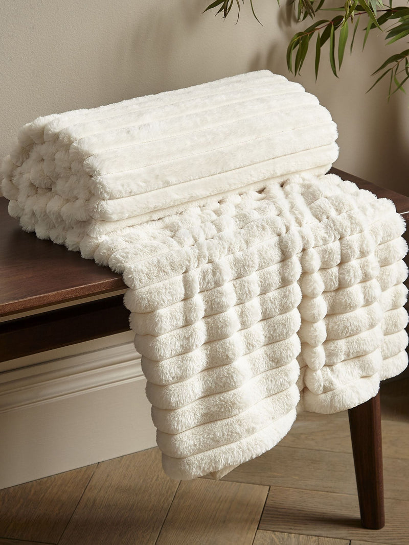 Catherine Lansfield Cream Soft and Cosy Ribbed Faux Fur Throw