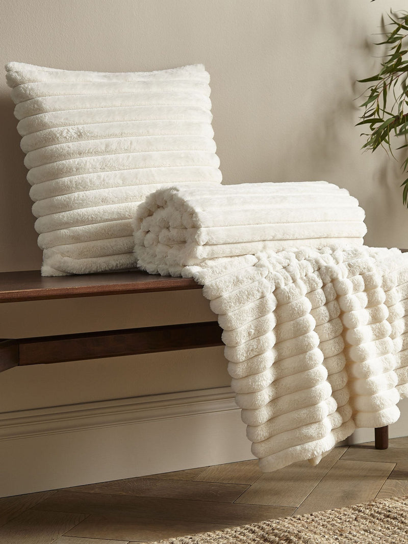 Catherine Lansfield Cream Soft and Cosy Ribbed Faux Fur Throw