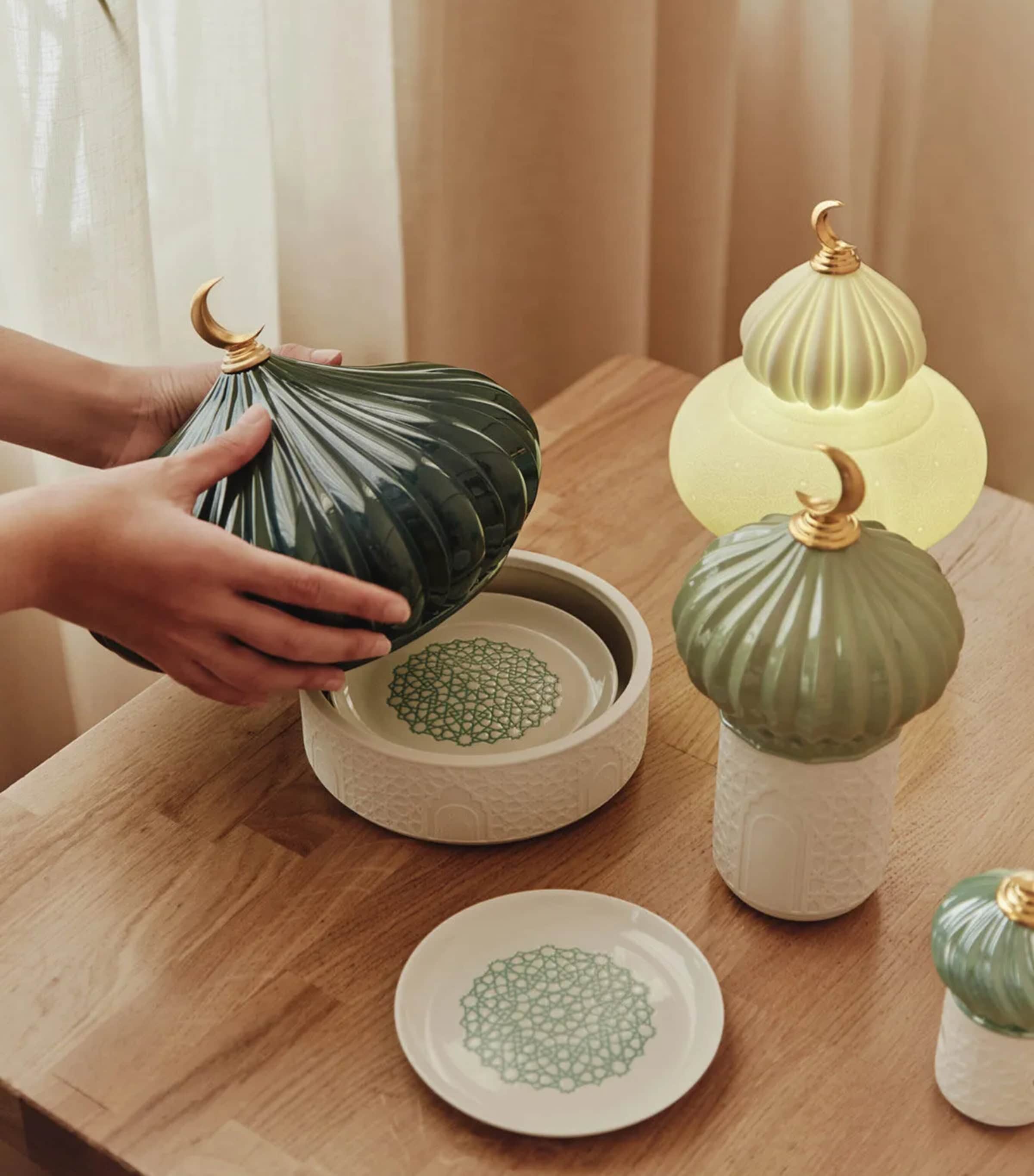 Lladró porcelain wireless lamp Majestic Nights, UK version