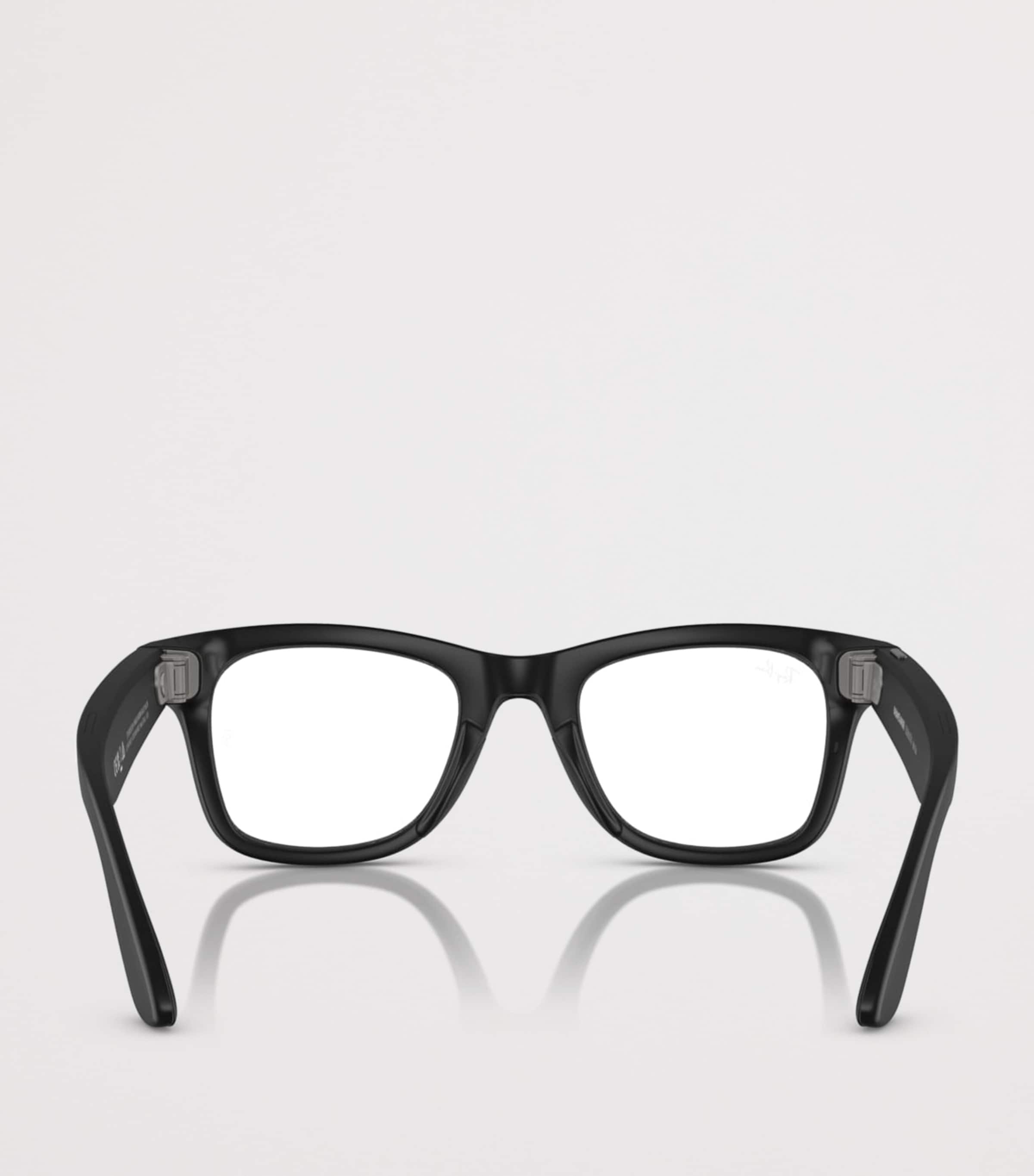 Ray-Ban Meta Headliner smart sunglasses with transition lenses - British product