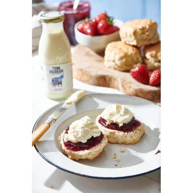 Tom Parker fresh pasteurised double cream 250ml (British brand)