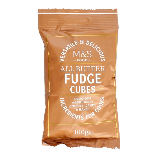 Marks and Spencer All Butter Fudge Cubes 100g, importiert aus Großbritannien