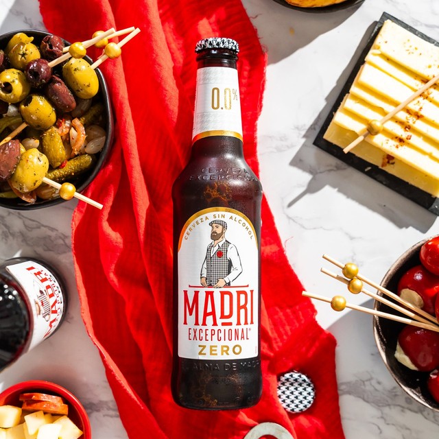 Madri Excepcional 0.0% alcohol-free lager beer 4 x 330ml, imported from the UK