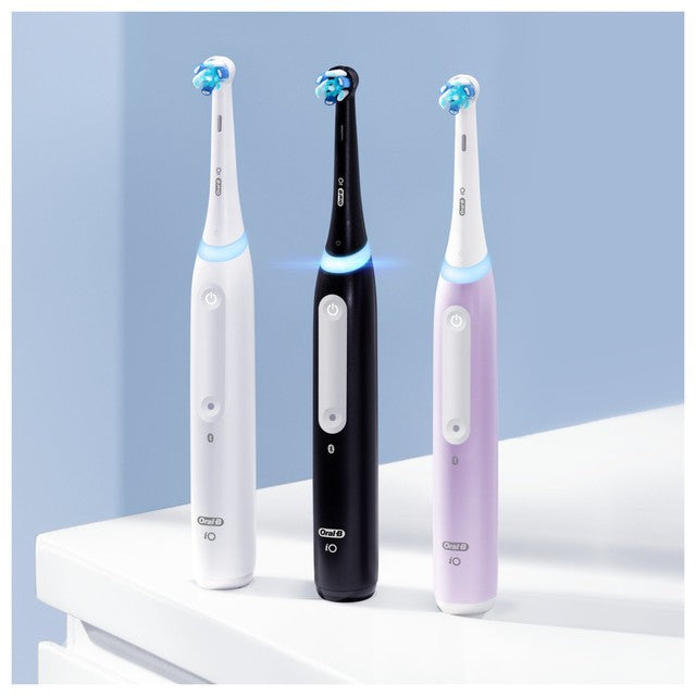 Oral-B iO4 Black & White electric toothbrush duo pack, imported from the UK