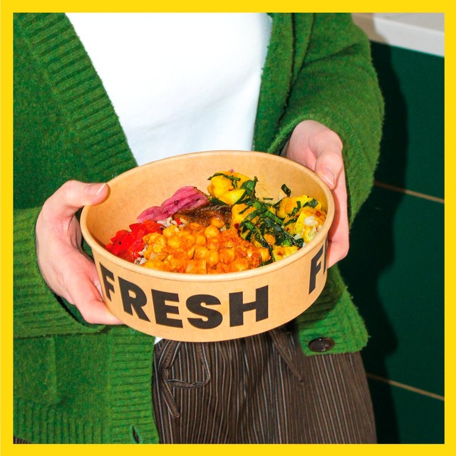 Pollen + Grace Tikka chickpea and vegetable hot bowl 400g, imported from the UK